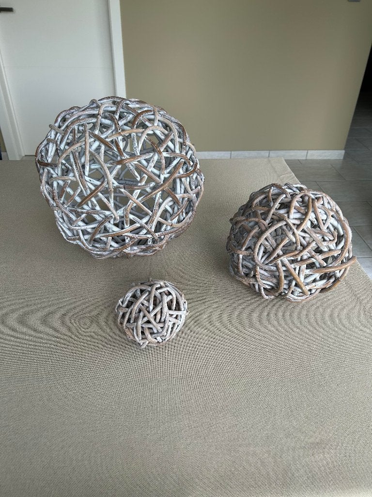 Decoratieve ballen voor bv. op kast, Huis en Inrichting, Woonaccessoires | Overige, Ophalen, Zo goed als nieuw, Beige, Hout