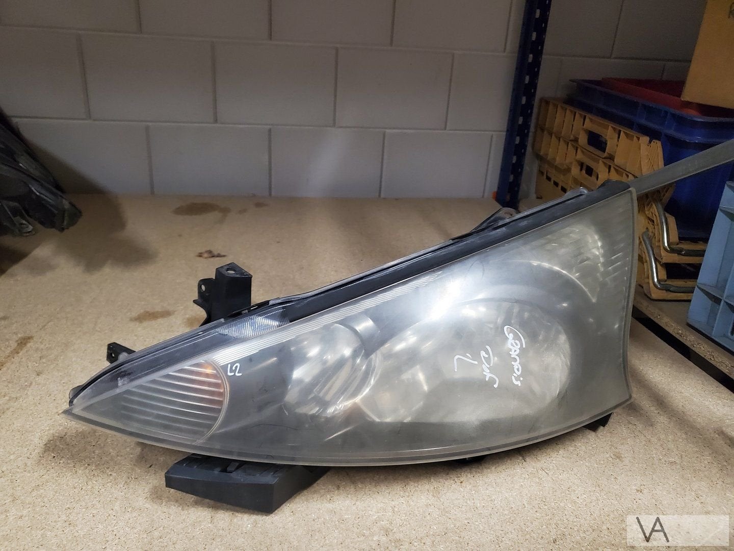 Mitsubishi Grandis 2004 - 2010 koplamp links beetje dof €150, Auto-onderdelen, Verlichting, Gebruikt, -, -, Ophalen of Verzenden