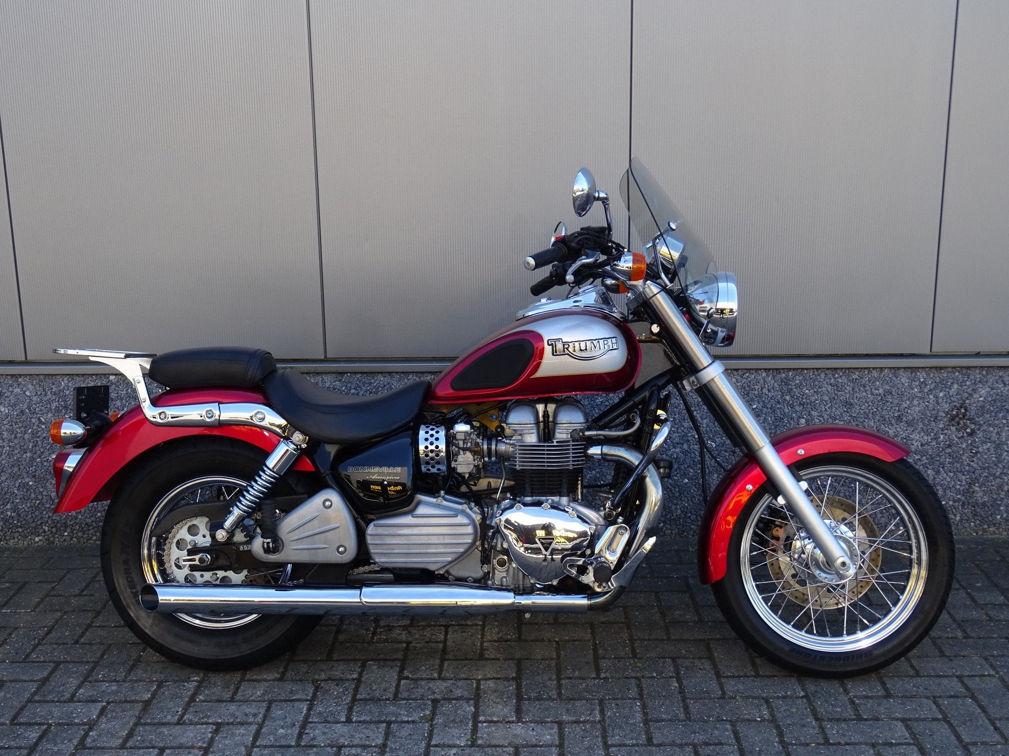 Triumph BONNEVILLE AMERICA (bj 2003), 790 cc, Chopper, Bedrijf