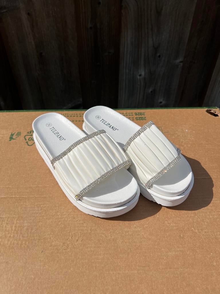 Witte TULIPANO slippers met strass, maat 36, Kleding | Dames, Schoenen, Ophalen of Verzenden, Nieuw, Wit, Slippers