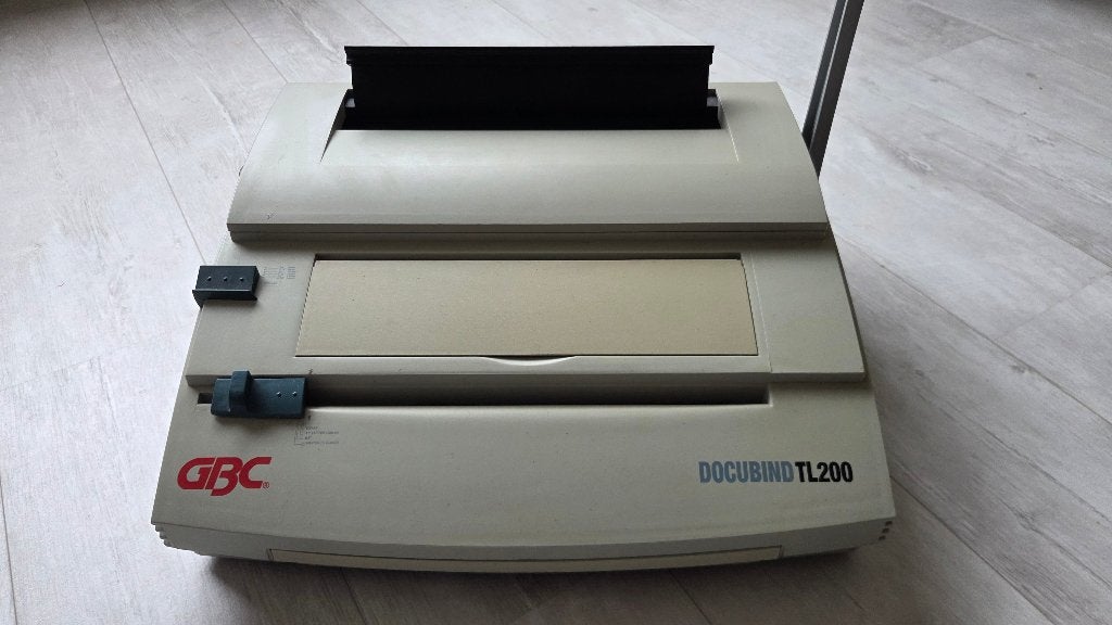 GBC inbindmachine voor metalen inbindruggen, Ophalen, Gebruikt