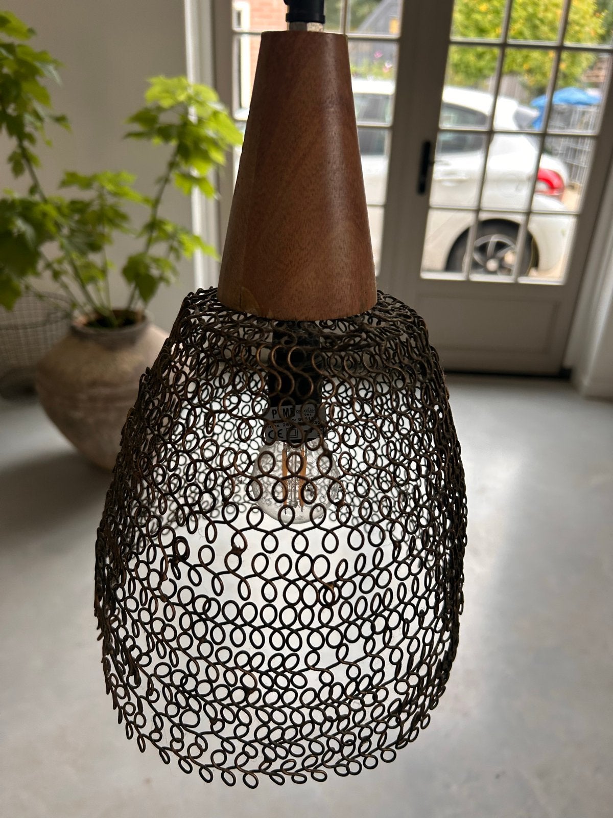 Unieke Hanglamp met Metalen Gaas en Houten Accent, Ophalen of Verzenden, Zo goed als nieuw, Metaal, E27 (groot)