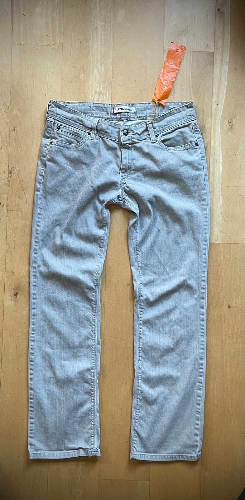 Levis 570 Straight Fit jeans grijs b licht blauw W34 L32, Kleding | Dames, Ophalen of Verzenden, Blauw, W33 - W36 (confectie 42/44)