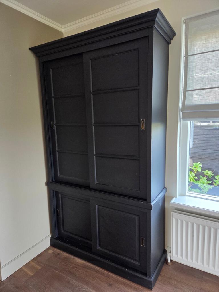 Degelijke kast met 4 schuifdeuren, ideaal voor serviesgoed, Ophalen, 100 tot 150 cm, Klassiek, 25 tot 50 cm