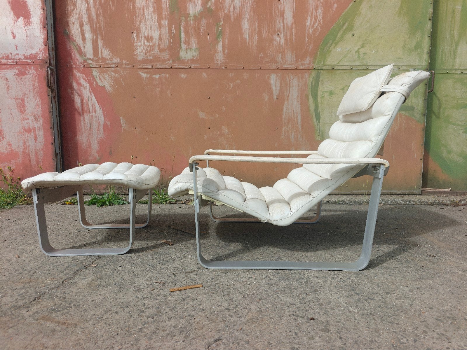Lounge chair with ottoman, Huis en Inrichting, Ophalen, Gebruikt, Eenpersoons, Leer