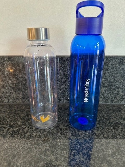 2 drinkflessen, Monsterbox en Scholl nog NIEUW (foto15), Ophalen of Verzenden, Nieuw
