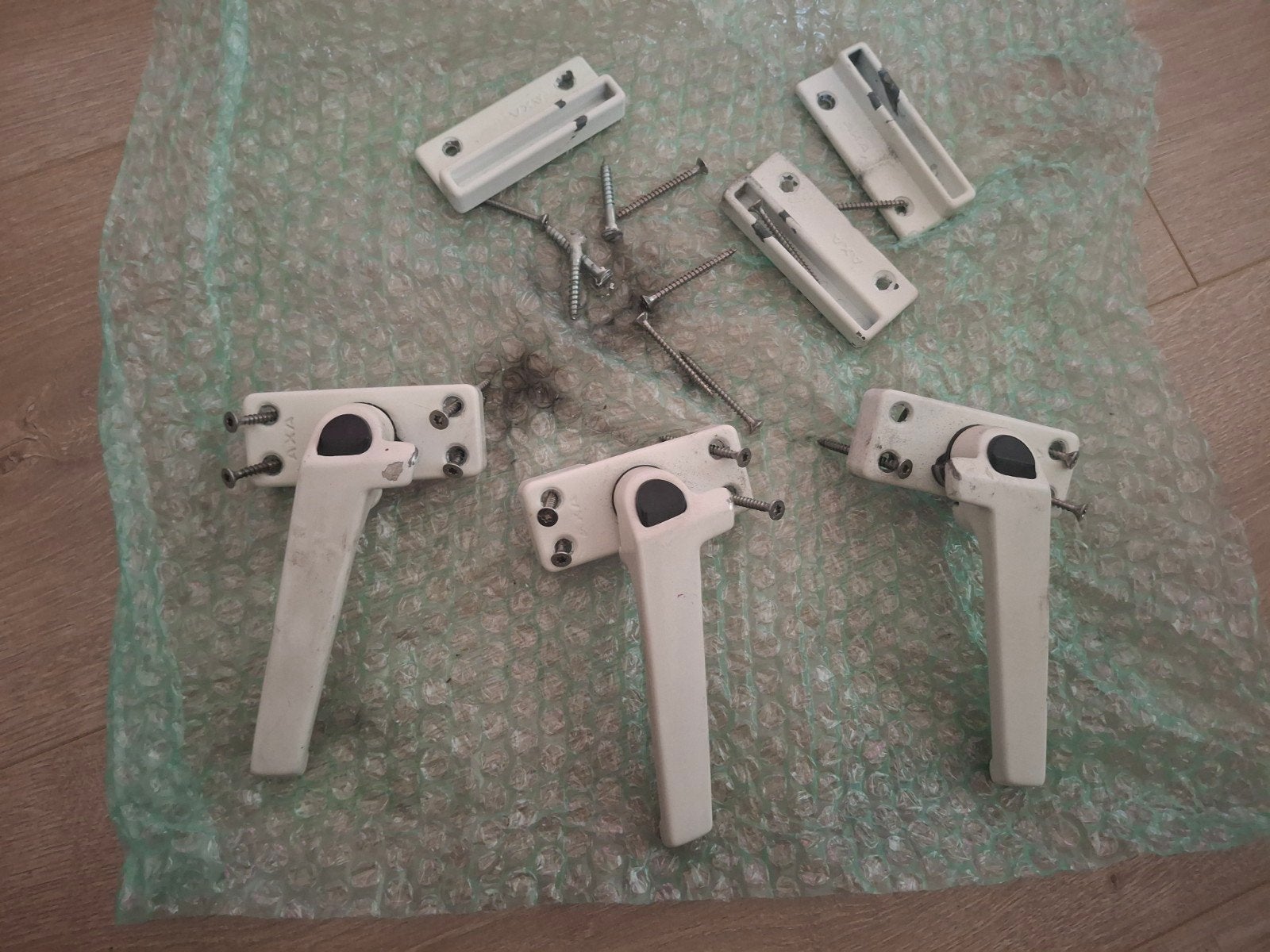 AXA Raamklink Set - Wit, Gevelraam of Ruit, Gebruikt, Minder dan 80 cm, Minder dan 80 cm