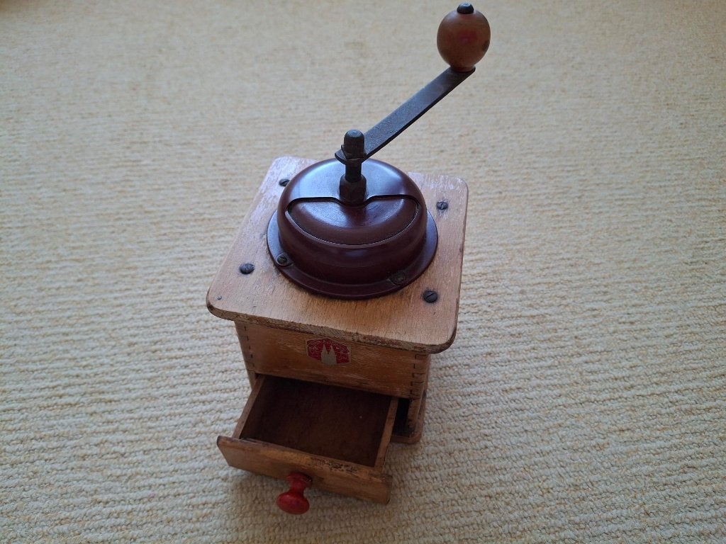 Oude staande koffiemolen, Ophalen of Verzenden