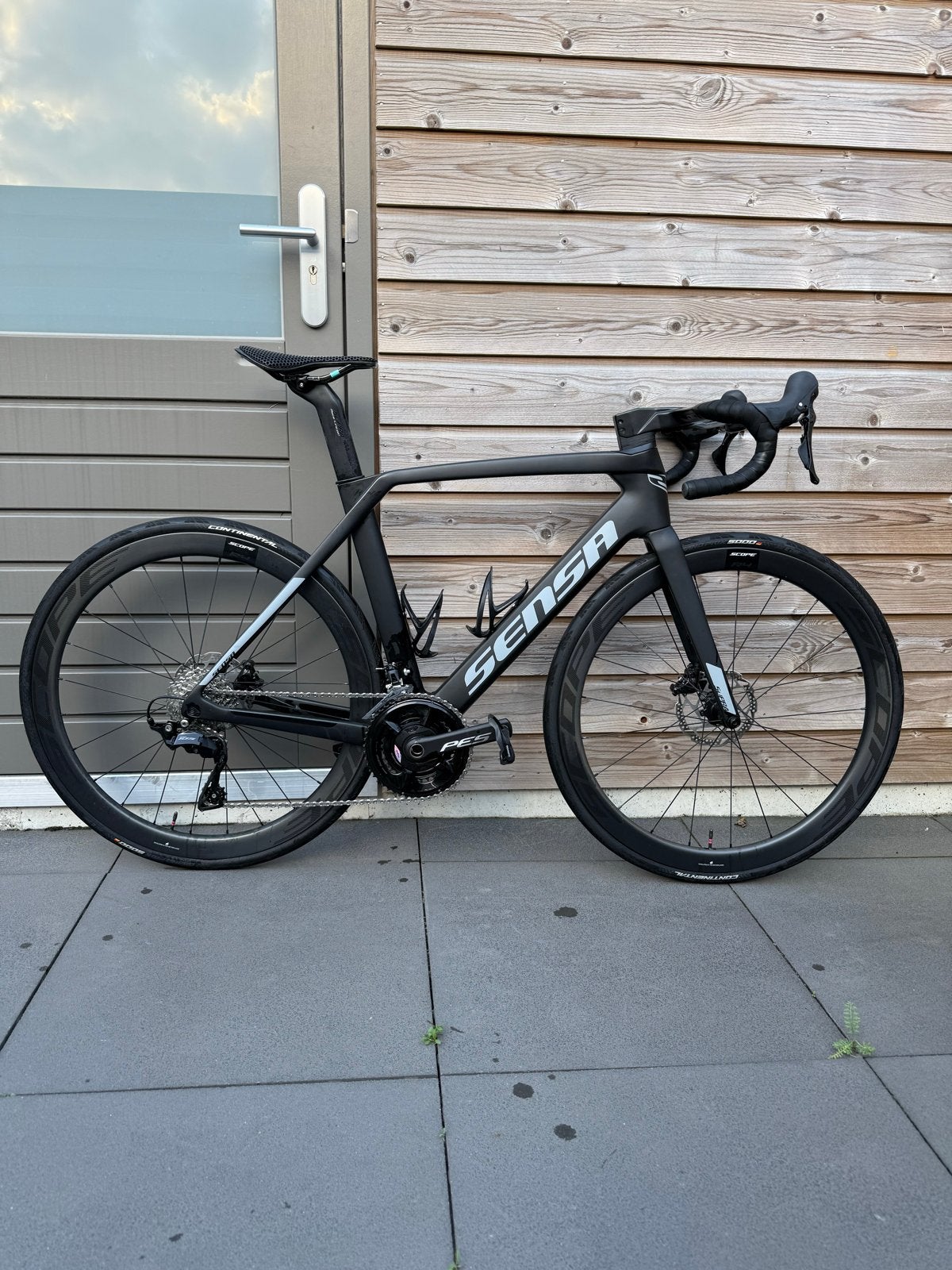 Sensa Giulia Intergrale Evo 53 + Scope R4 en carbon cockpit, 28 inch, Carbon, Heren, Zo goed als nieuw