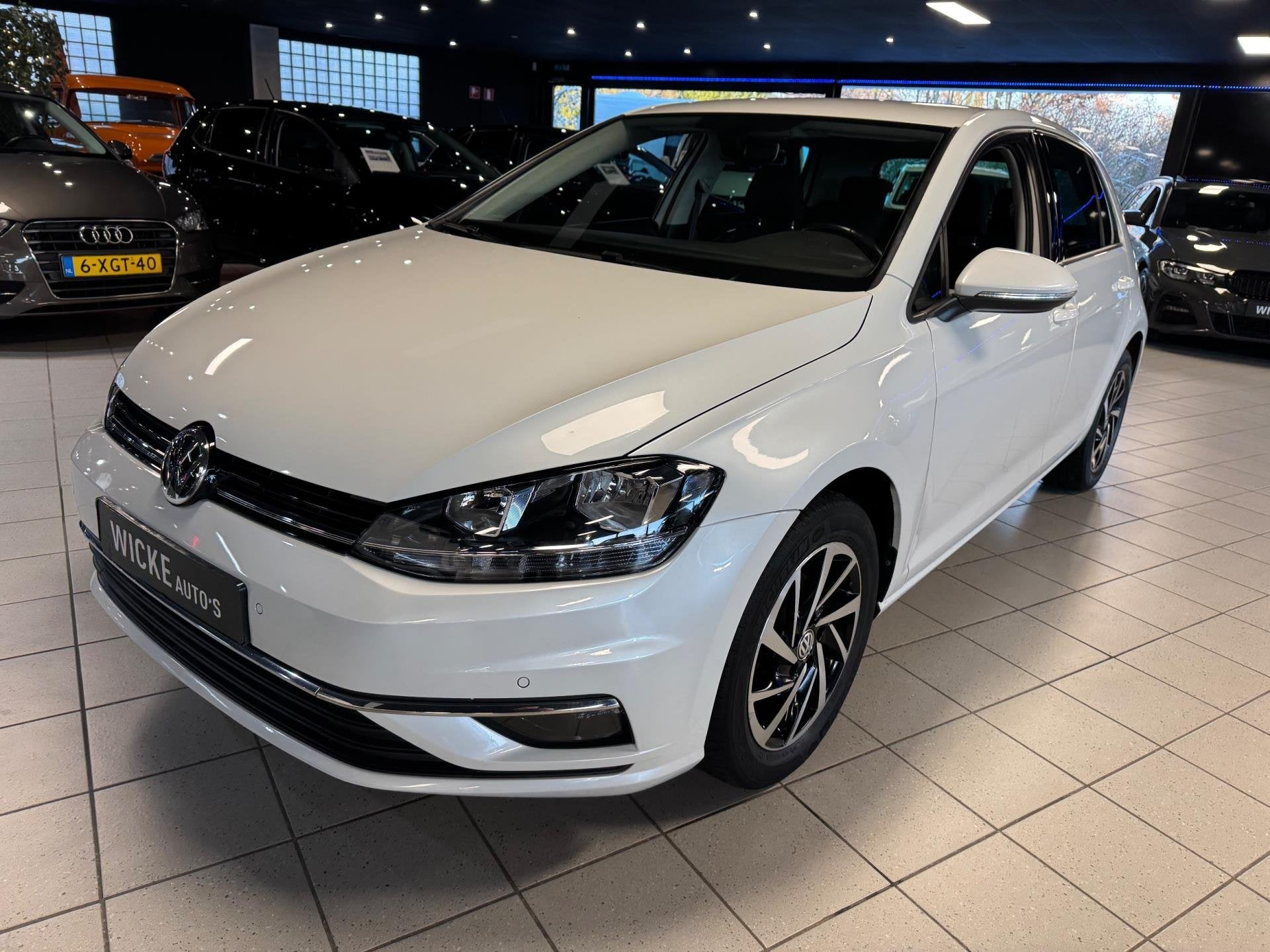 Volkswagen Golf 1.0 TSI Comfortline 85 KW 6 bak Navigatie Cr, Stof, Gebruikt, Bedrijf, Handgeschakeld