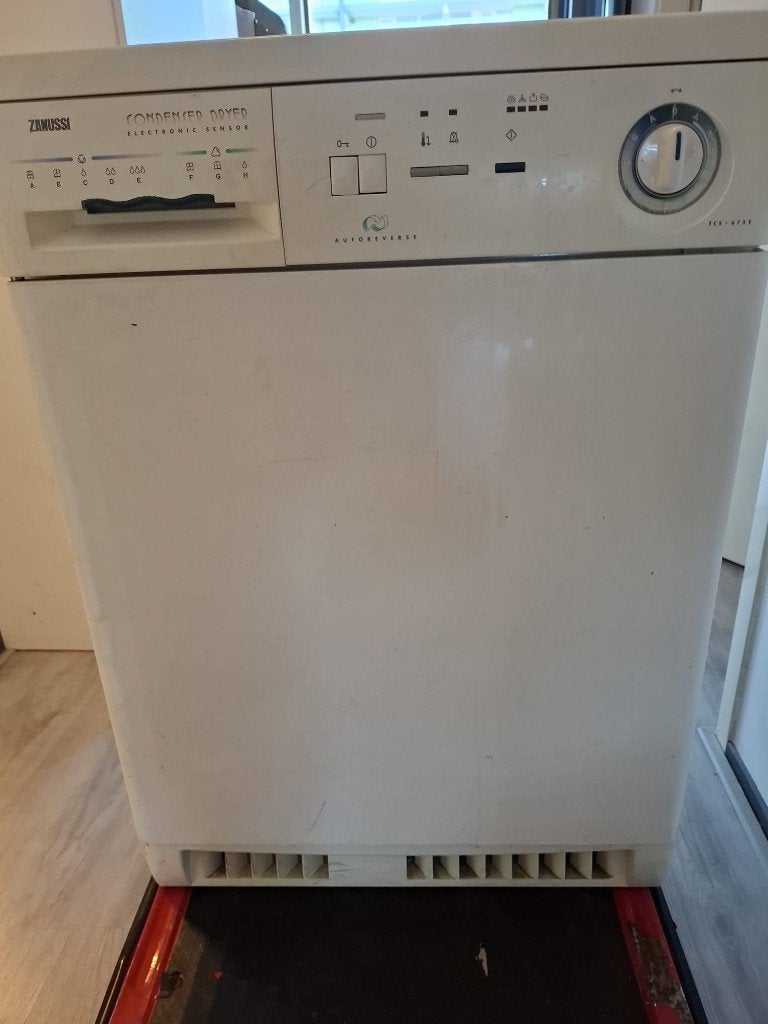 Condens droger, Witgoed en Apparatuur, Wasdrogers, Ophalen, 6 tot 8 kg, Gebruikt, Voorlader