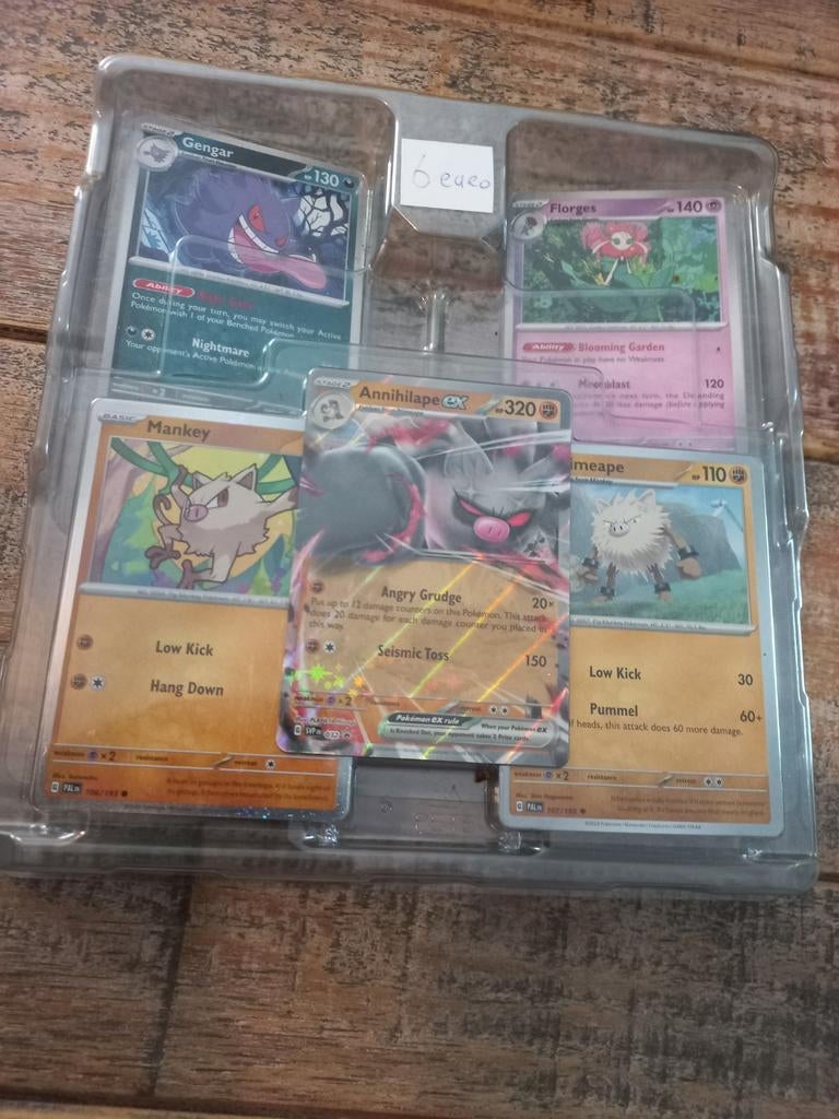 Pokemon  box, Hobby en Vrije tijd, Verzamelkaartspellen | Pokémon, Zo goed als nieuw, Boosterbox, Foil, Ophalen of Verzenden