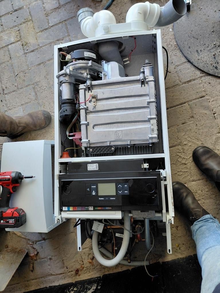 Bosch Logamatic BC22 CV-ketel - Goed werkend, Doe-het-zelf en Verbouw, Verwarming en Radiatoren, 30 tot 80 cm, Gebruikt, Cv-ketel of Combi-ketel