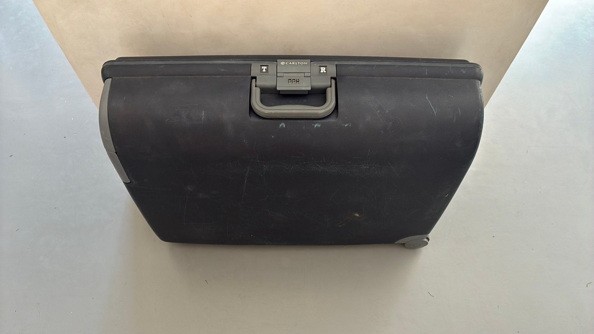 Carlton koffer met cijferslot, Gebruikt, Hard kunststof, 70 cm of meer, 55 cm of meer