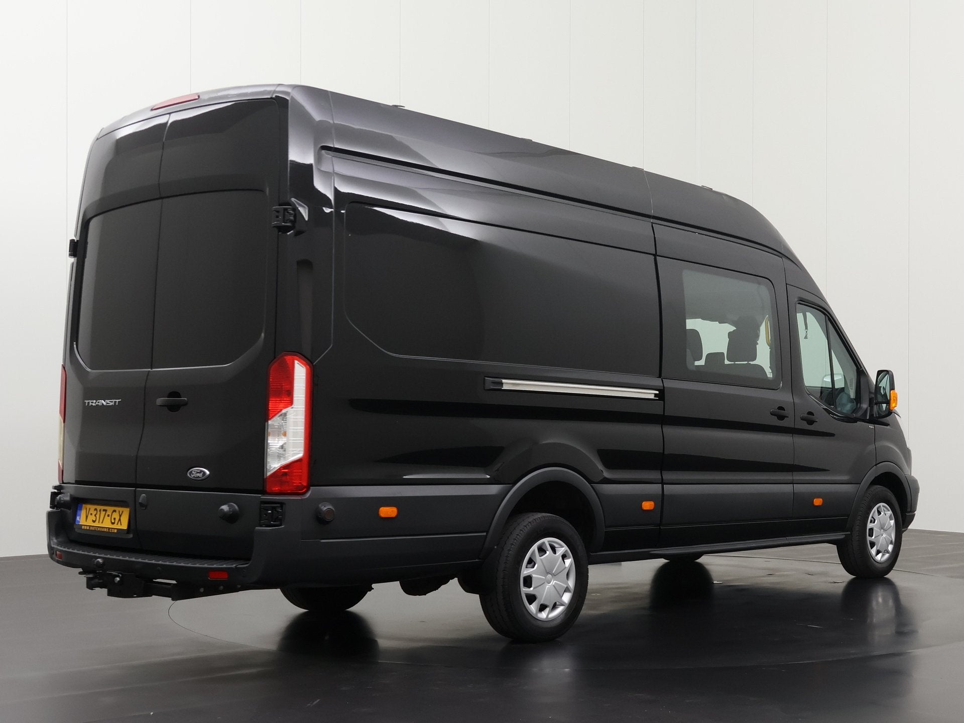 Ford Transit 2.0TDCI 130PK L4H3 Dubbele Cabine | 2800Kg Trek, 4 cilinders, 2800 kg, Zwart, 6 stoelen