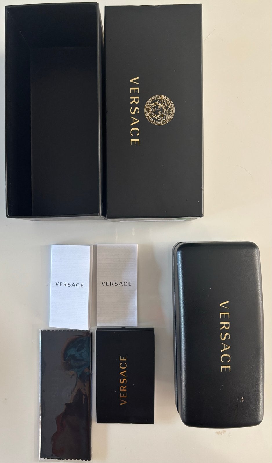 Versace Zonnebril Zwart met Gouden Medusa Details, Ophalen, Zonnebril, Zwart, Gianni Versace