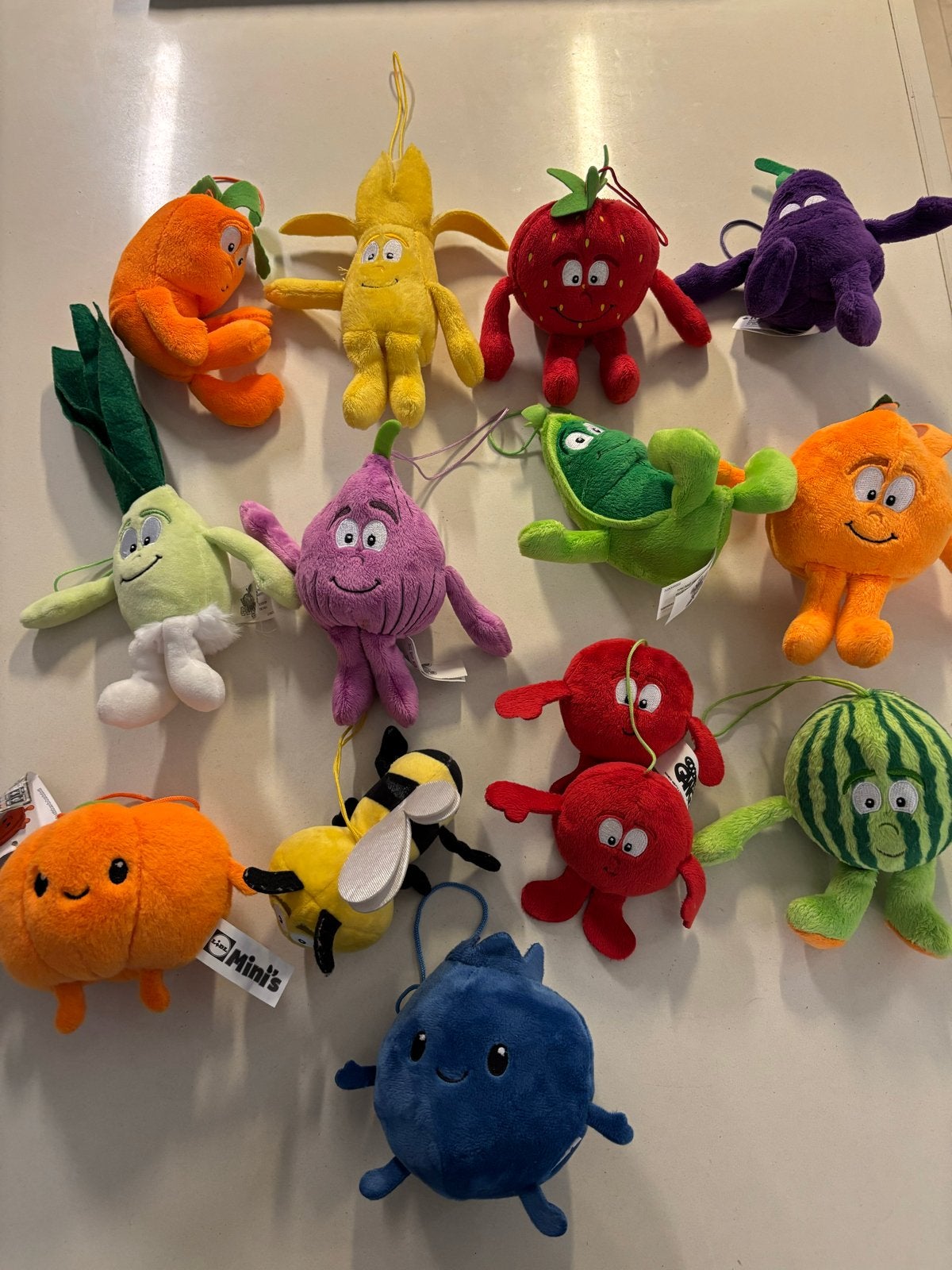 Lidl Mini's Knuffels Set van 13 verschillende groente fruit!, Lidl, Overige karakters, Overige typen, Ophalen of Verzenden