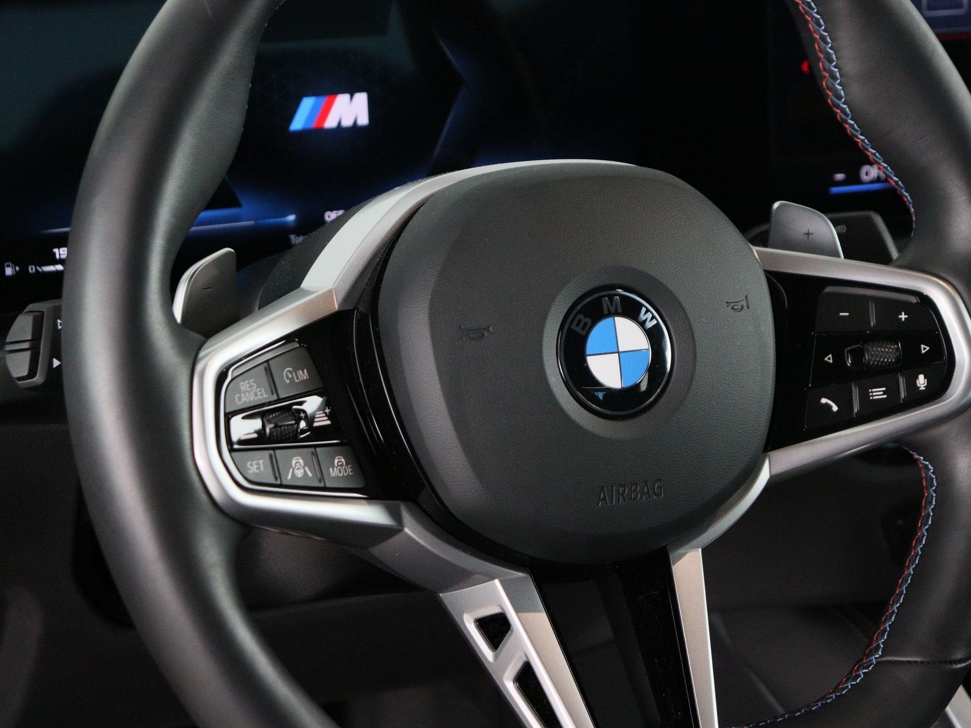 BMW 4 Serie Coupé M440i xDrive (bj 2024, automaat), Auto's, BMW, Dealer onderhouden, 4-Serie, Met garantie (alle), 4 stoelen