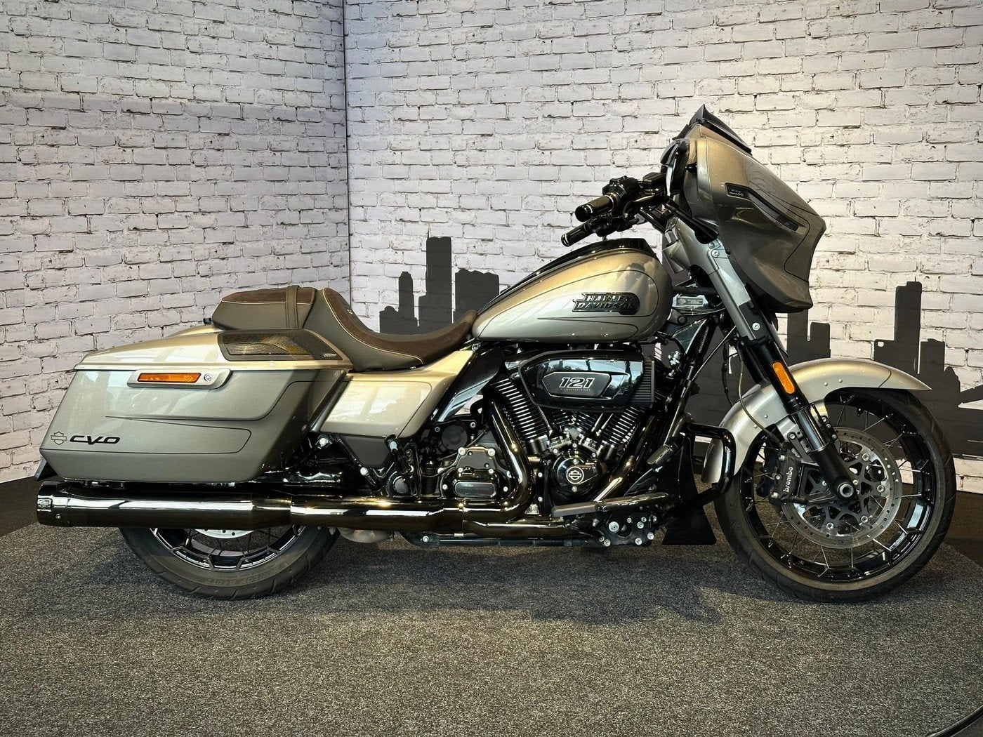 Harley-Davidson FLHXSE CVO STREET GLIDE (bj 2023), Motoren, Laan van Vredenoord 33
2289 DA  RIJSWIJK, NL, Meer dan 35 kW, Overig
