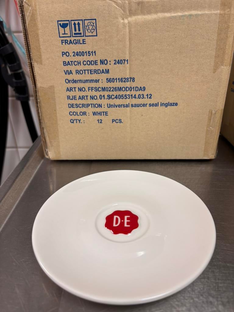 Douwe Egberts schoteltjes, Ophalen, Zo goed als nieuw, Overige stijlen, Kop(pen) en/of Schotel(s)