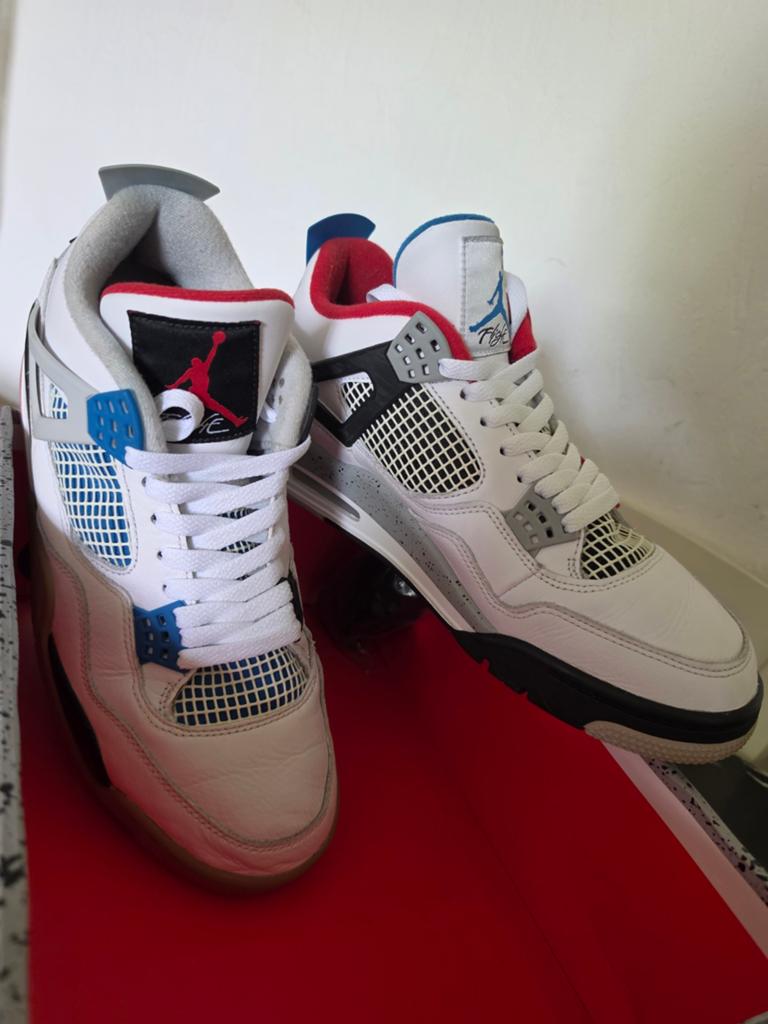 Air Jordan 4 Retro SE White/Military Blue-Fire Red. Maat44,5, Kleding | Heren, Schoenen, Ophalen, Overige kleuren, Sportschoenen