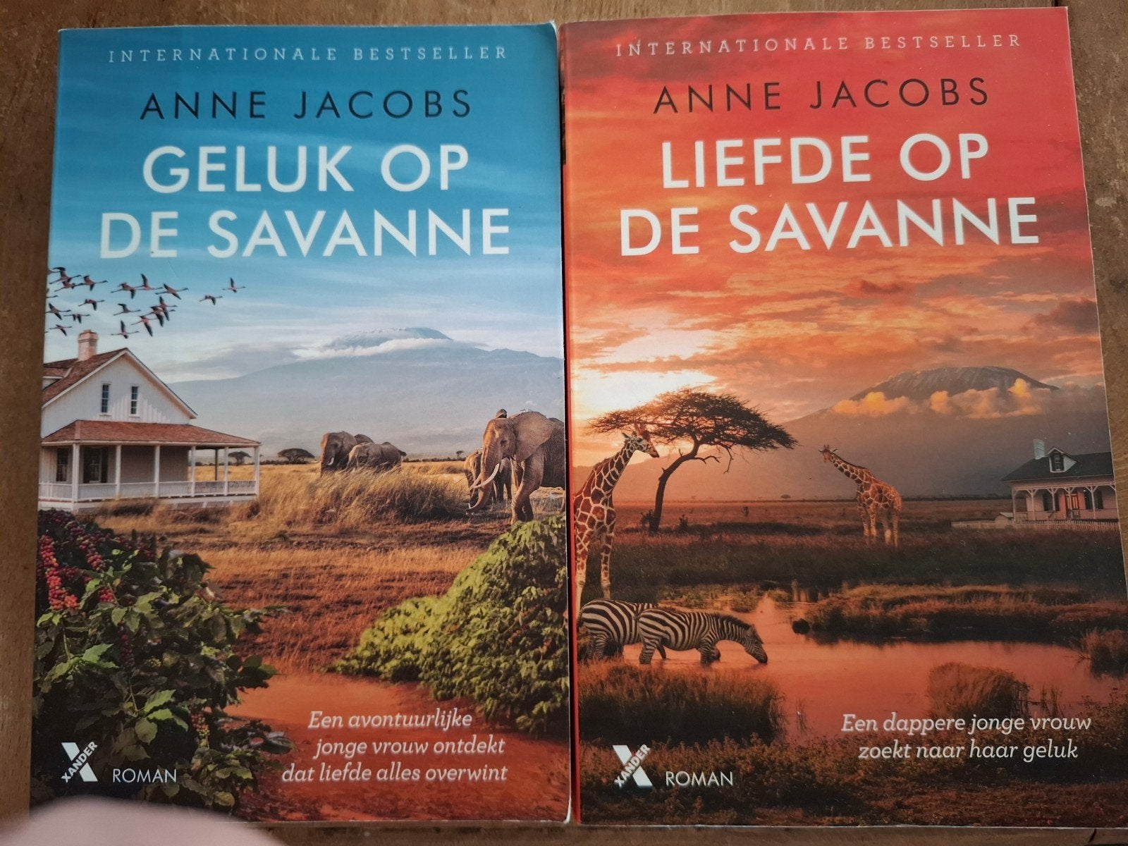 Anne Jacobs - Geluk op de Savanne & Liefde op de Savanne, Ophalen of Verzenden, Zo goed als nieuw, Anne Jacobs, Europa overig