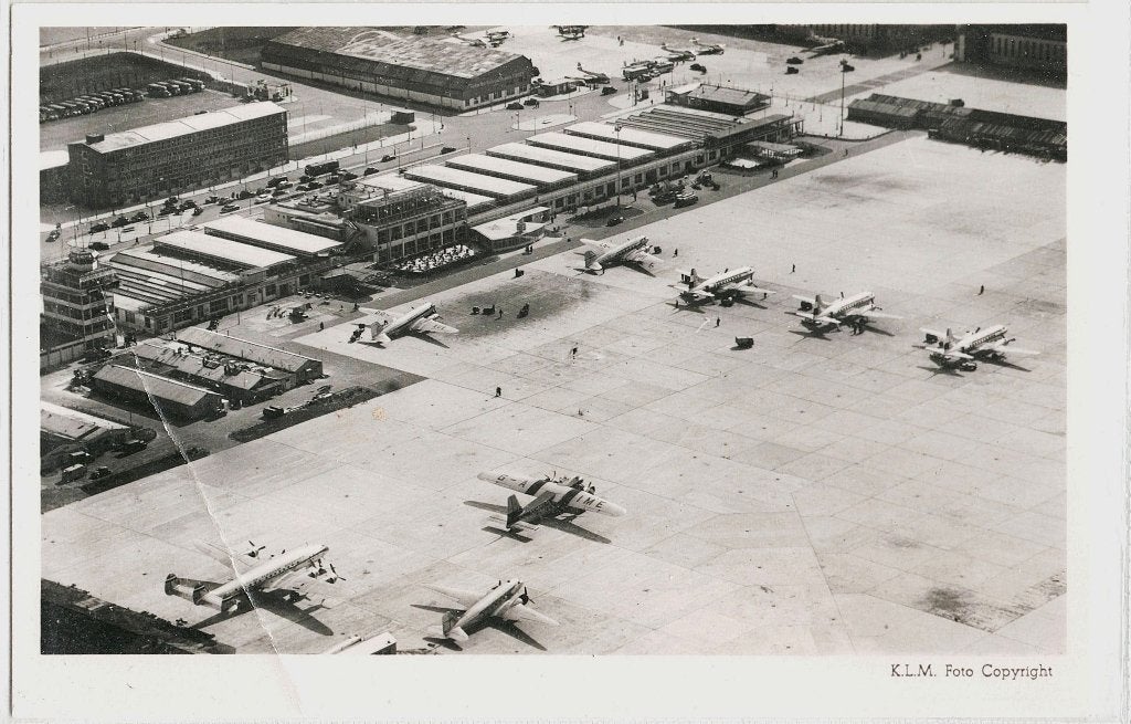 Schiphol 1953,luchtfoto vliegveld, ongelopen,richtprijs 3,50, Verzenden, 1940 tot 1960, Ongelopen, Noord-Holland