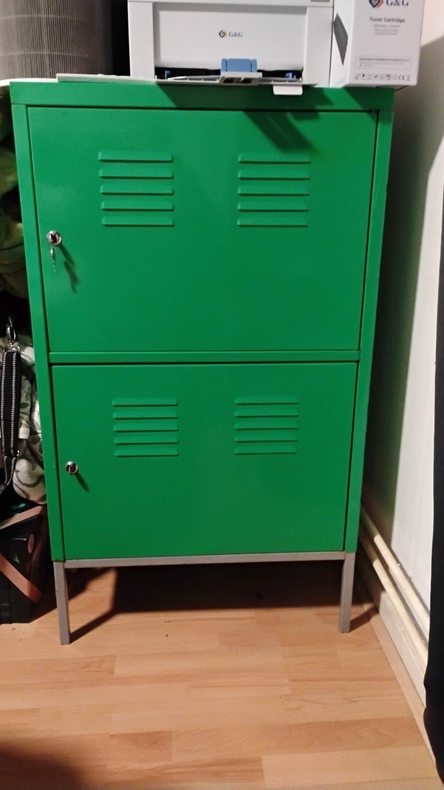 stevige groene metalen kast, Huis en Inrichting, Ophalen of Verzenden, Gebruikt