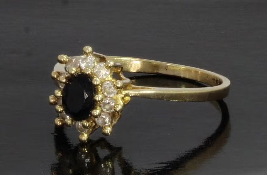 Saffier edelsteen 14k gouden rozet ring Lady DI zirkonia, Voordeelsieraden, Heer, Ophalen of Verzenden, Zo goed als nieuw