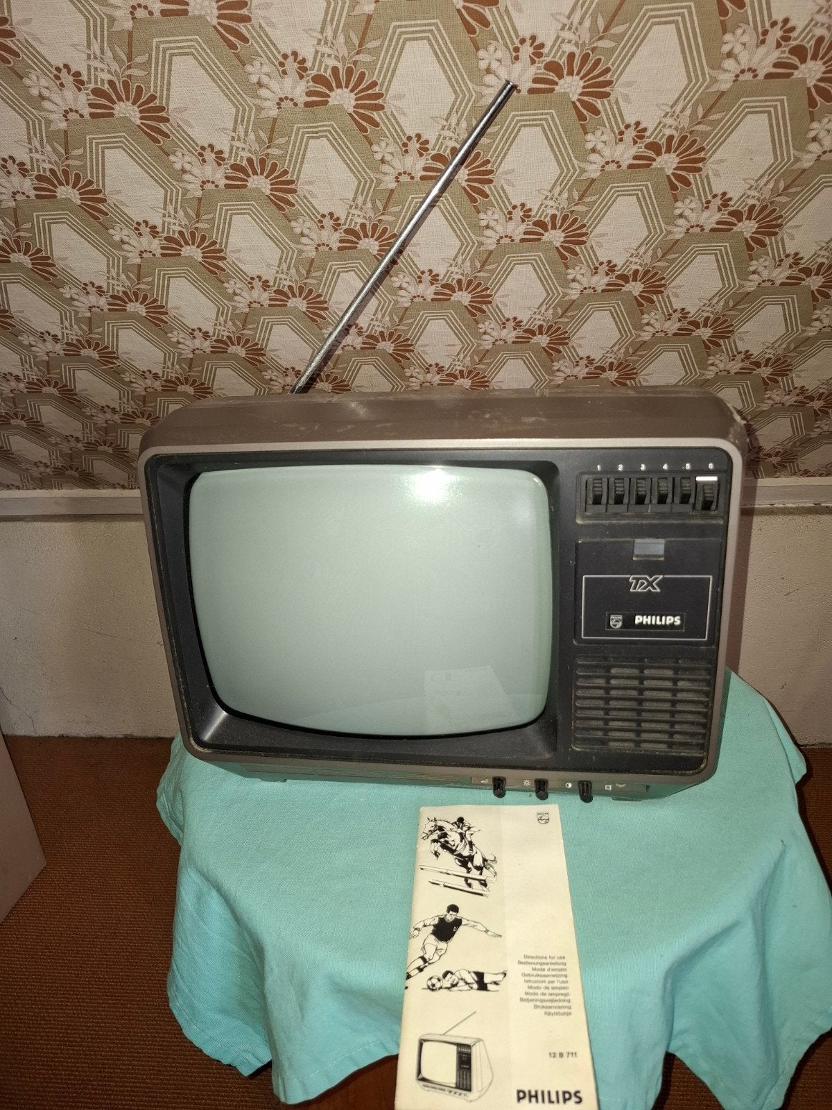 Vintage Philips TX kleurentelevisie met antenne, Ophalen, Gebruikt, Minder dan 40 cm, Philips