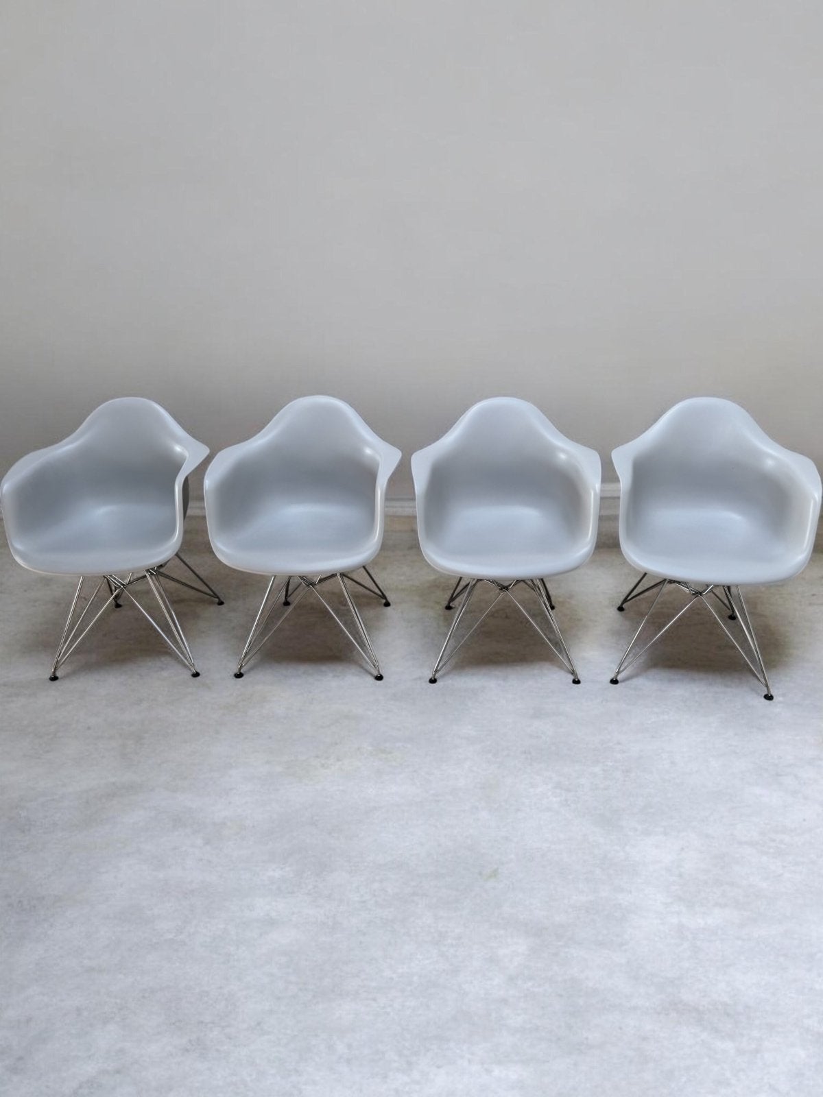 4x Vitra Eames Plastic Armchair DAR, Ophalen of Verzenden, Grijs, Kunststof, Eén