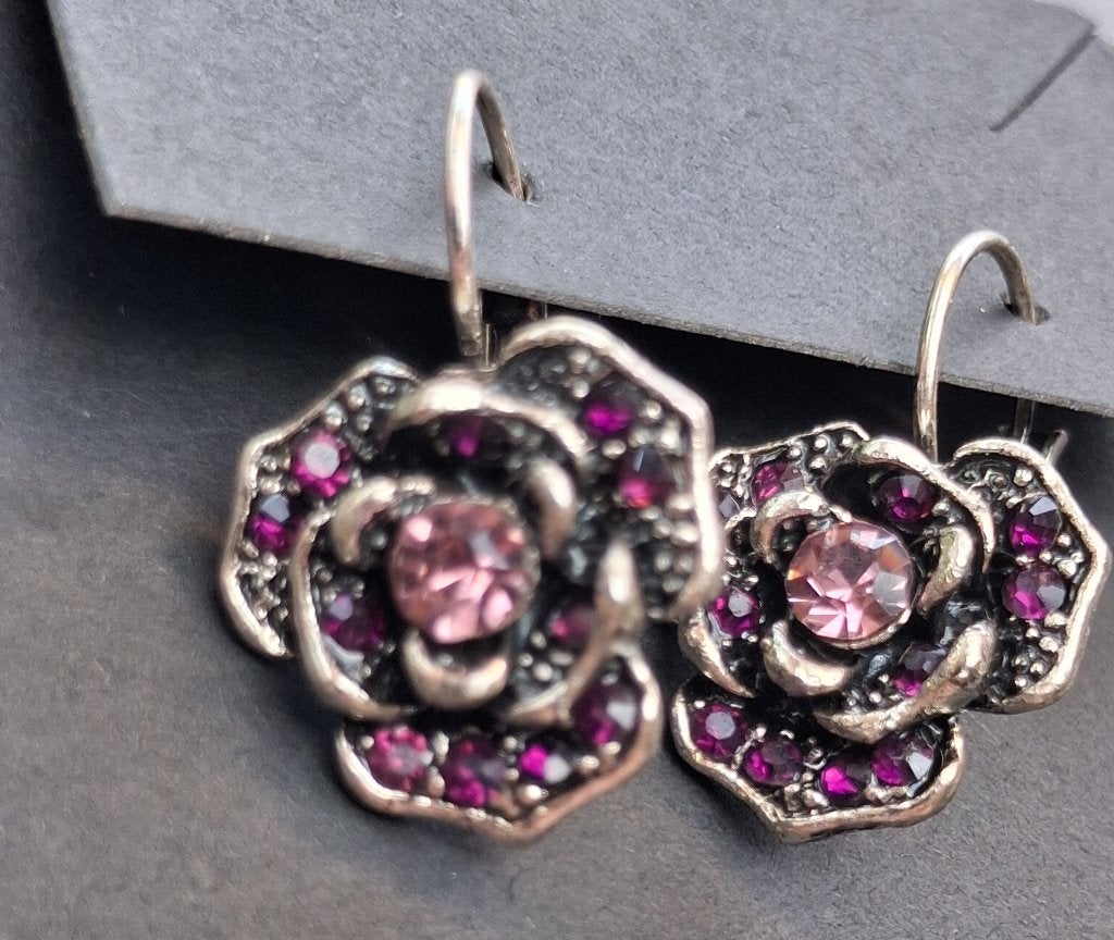 Erg leuke oorbellen zilver met Lila bloem Nieuw, Ophalen of Verzenden, Nieuw, Zilver, Zilver