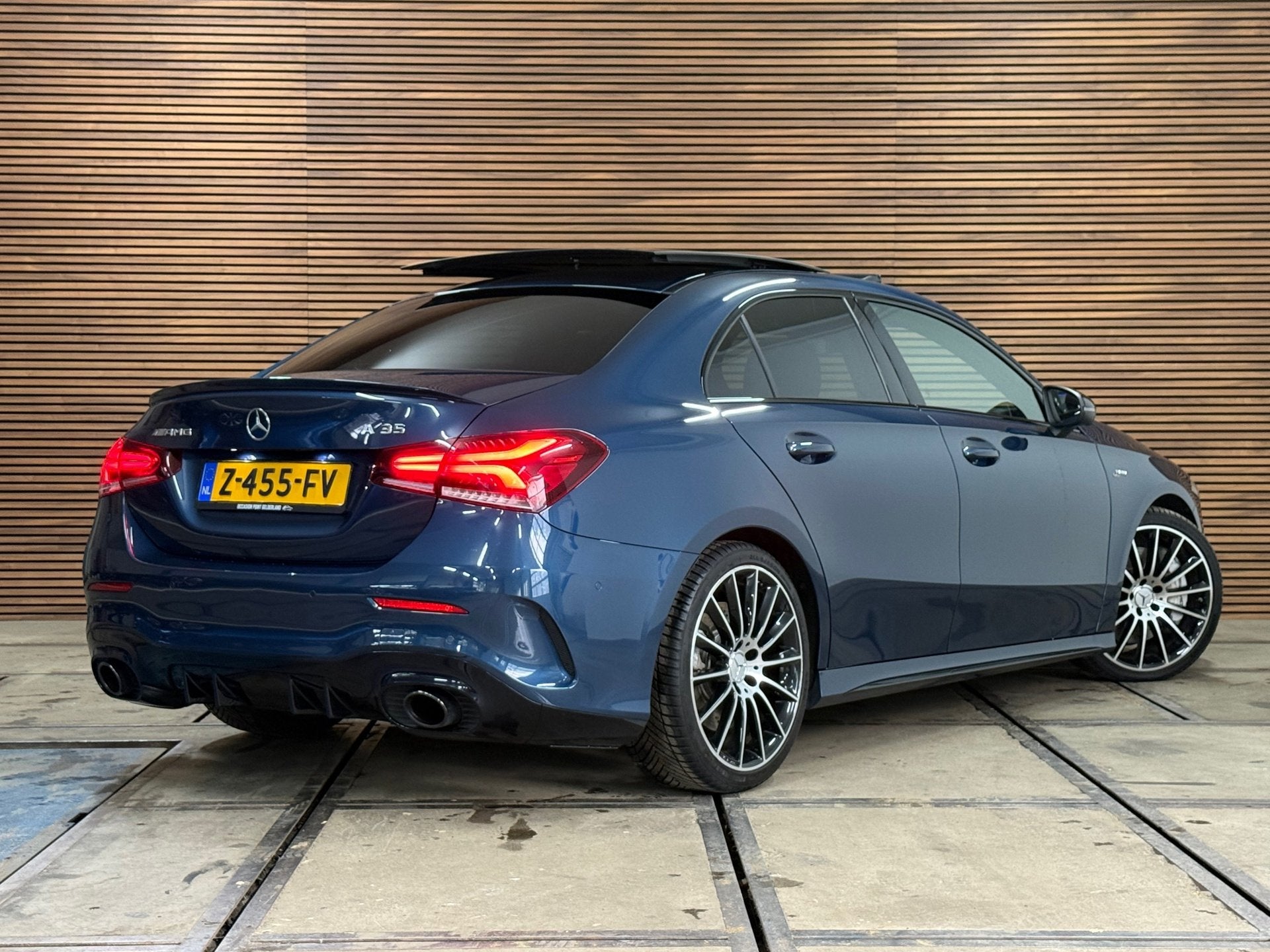 Mercedes-Benz A-klasse AMG 35 4MATIC NIGHT Premium Plus | PA, Automaat, 4 cilinders, Blauw, Bedrijf