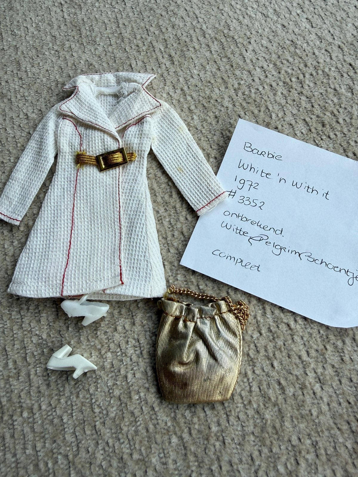Vintage barbie setje  white n with it #3352, Ophalen of Verzenden, Gebruikt, Kleertjes