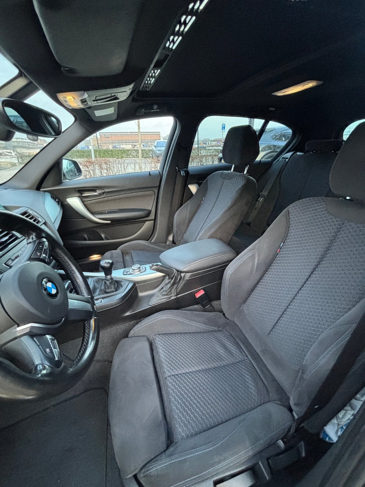 Foto 7 van BMW 1-Serie 116I 100KW 5DR 2014 Zwart