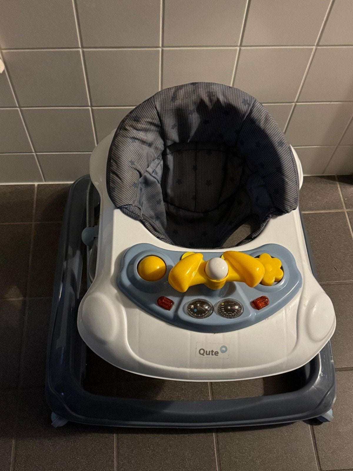 Qute Babywalker - Loopstoel voor baby's, Ophalen of Verzenden, Gebruikt