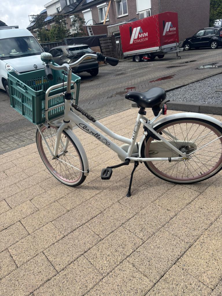 Zgan gazelle meisjes fiets 24 inch met krat, Fietsen en Brommers, Fietsen | Dames | Omafietsen, Ophalen, Terugtraprem, Versnellingen