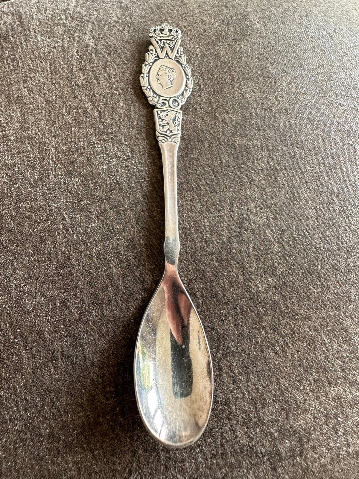 lepel tev 50-jarig regeringsjubileum Koningin Wilhelmina 48, Ophalen of Verzenden, Gebruikt, Nederland, Servies