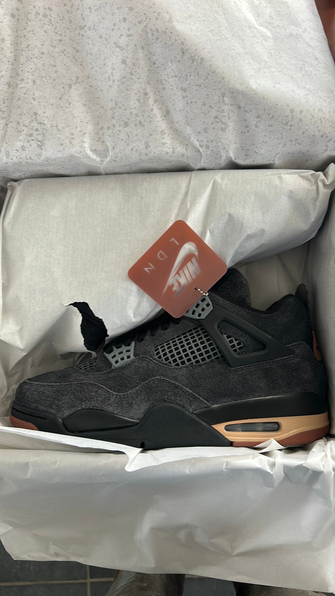 Jordan 4 Retro 'London' - Maat 46, Kleding | Heren, Ophalen of Verzenden, Zo goed als nieuw, Zwart, Sneakers of Gympen