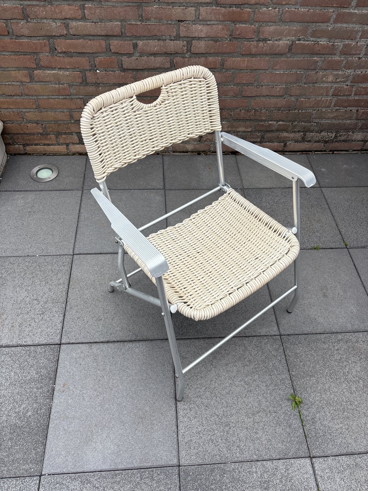 6 stuks rieten klapstoel - Wit/Crème met aluminium frame, Ophalen, Gebruikt, Wit, Metaal