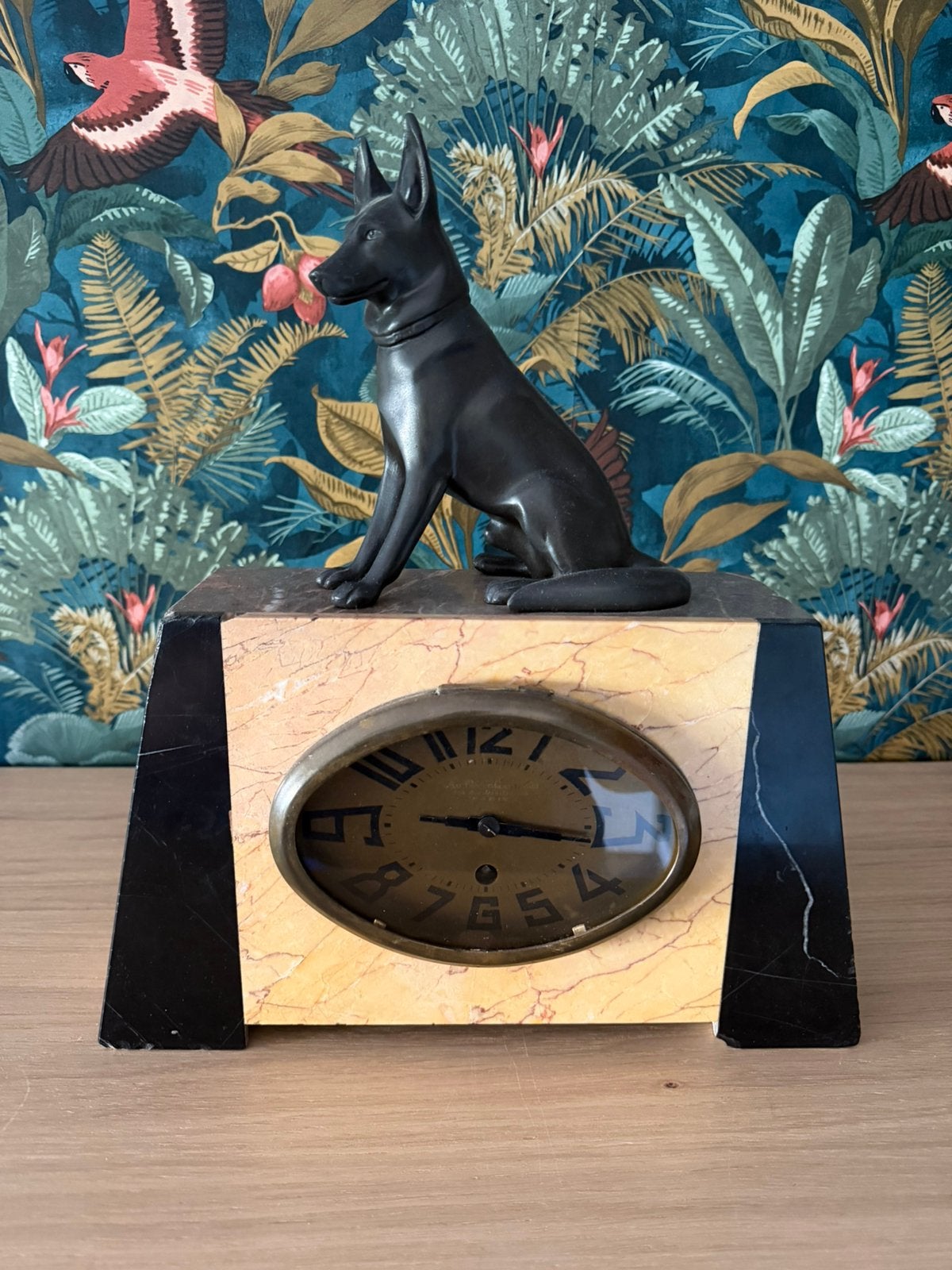 Antique tafelklok 19e eeuw marmer met hond, Ophalen of Verzenden