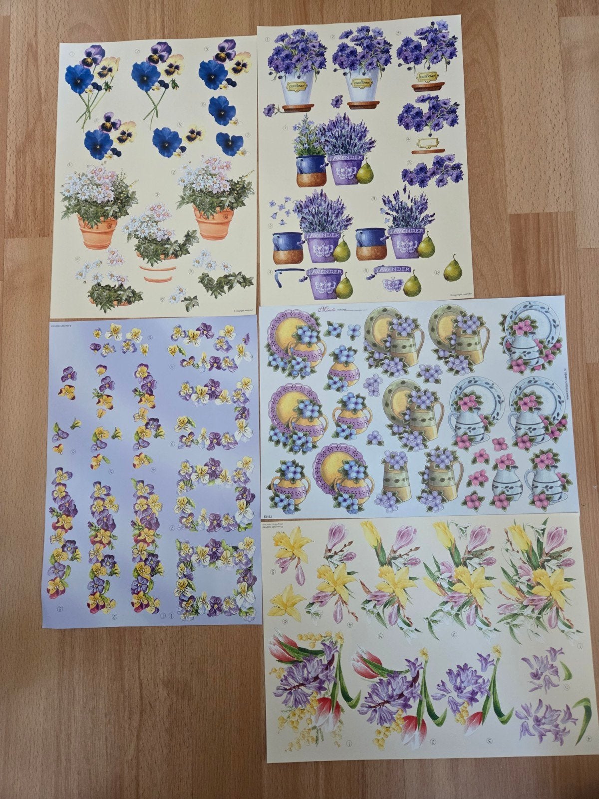 Knipvellen voor kaarten te maken en div. stickers., Ophalen of Verzenden, Zo goed als nieuw, Overige thema's, Overige typen