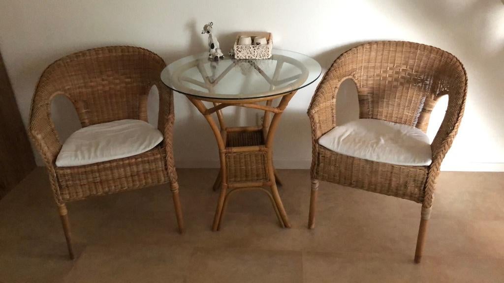 Leuk rieten set: tafel met 2 stoelen, Huis en Inrichting, Tafels | Eettafels, Ophalen, Gebruikt, 50 tot 100 cm, Rond
