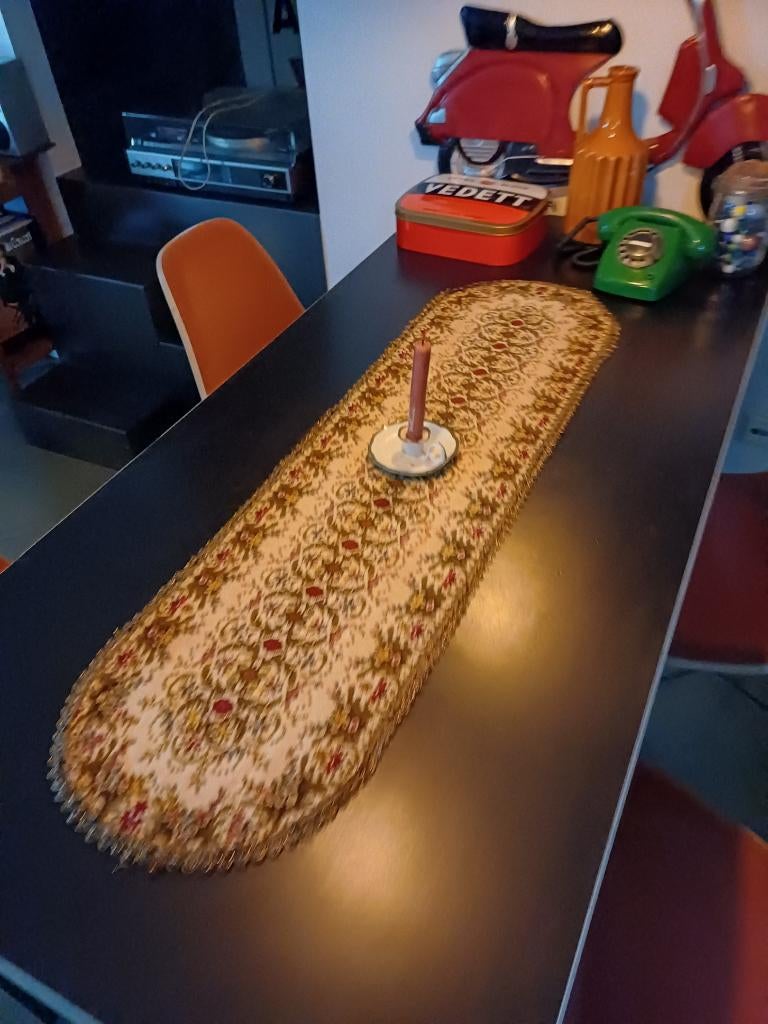 Ovaal tafelkleed vintage Perzisch kleed 118 x 34 cm., Minder dan 50 cm, Gebruikt, 100 tot 150 cm, Ophalen of Verzenden