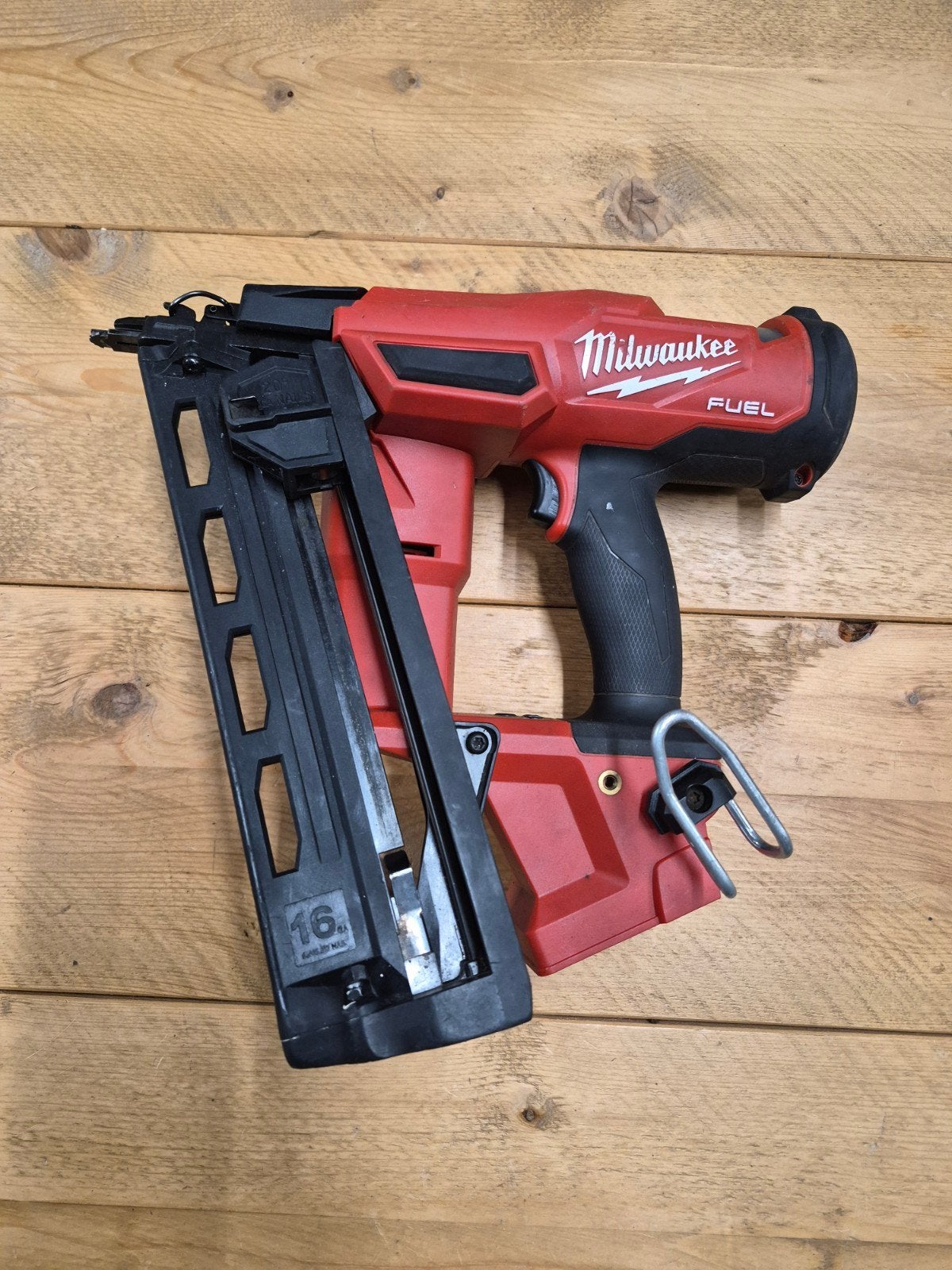 Milwaukee FN16GA tacker M18, Ophalen of Verzenden, Zo goed als nieuw