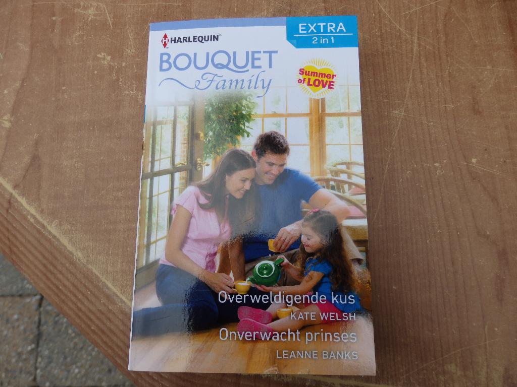 Bouquet Familie, Ophalen of Verzenden, Zo goed als nieuw