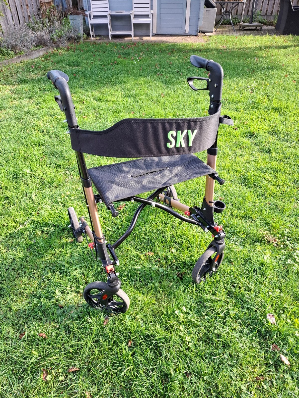 Sky lichtgewicht opvouwbare rollator incl wandelstokhouder, Ophalen, Lichtgewicht, Zo goed als nieuw
