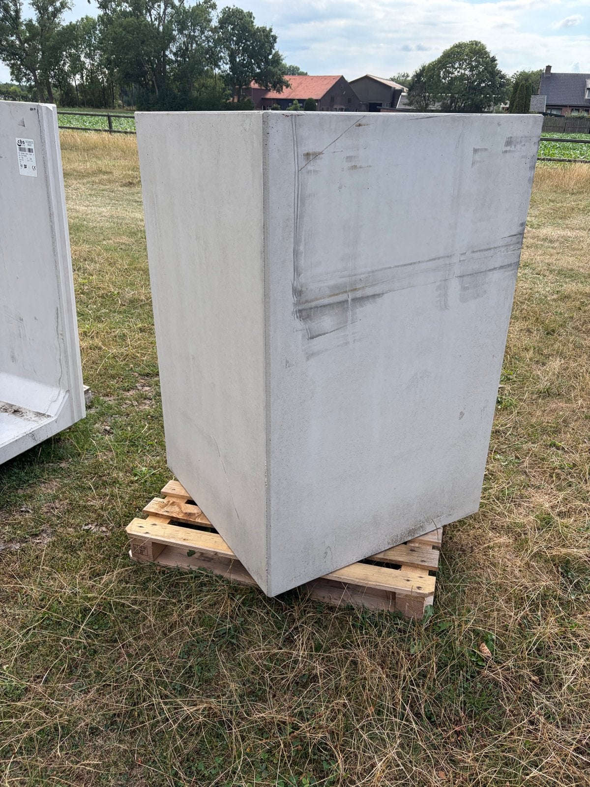 Nieuwe keerwanden 150cm hoog: 2x recht, 2x hoekstuk, Ophalen