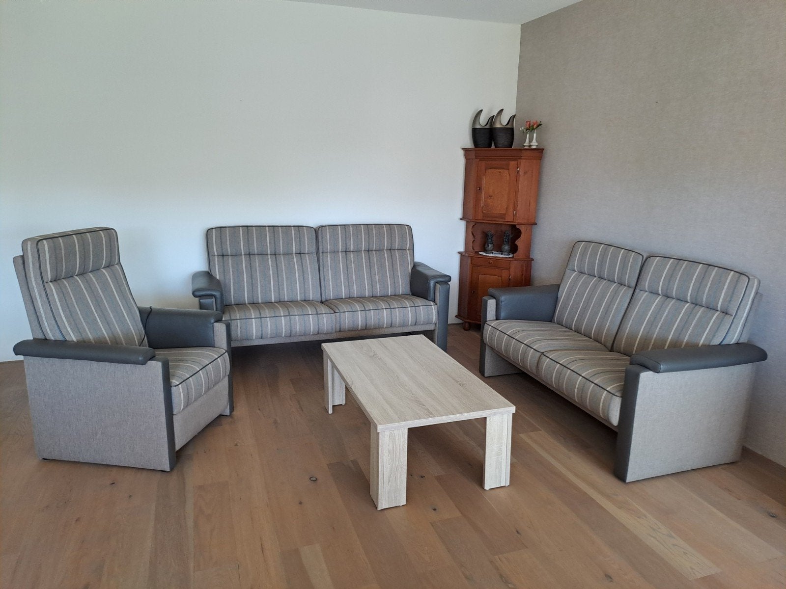 Zithoek, 2 comfortabele banken. 2 en 3 zits, stof/leer, Huis en Inrichting, Banken | Bankstellen, Ophalen, 150 tot 200 cm, Tweepersoons