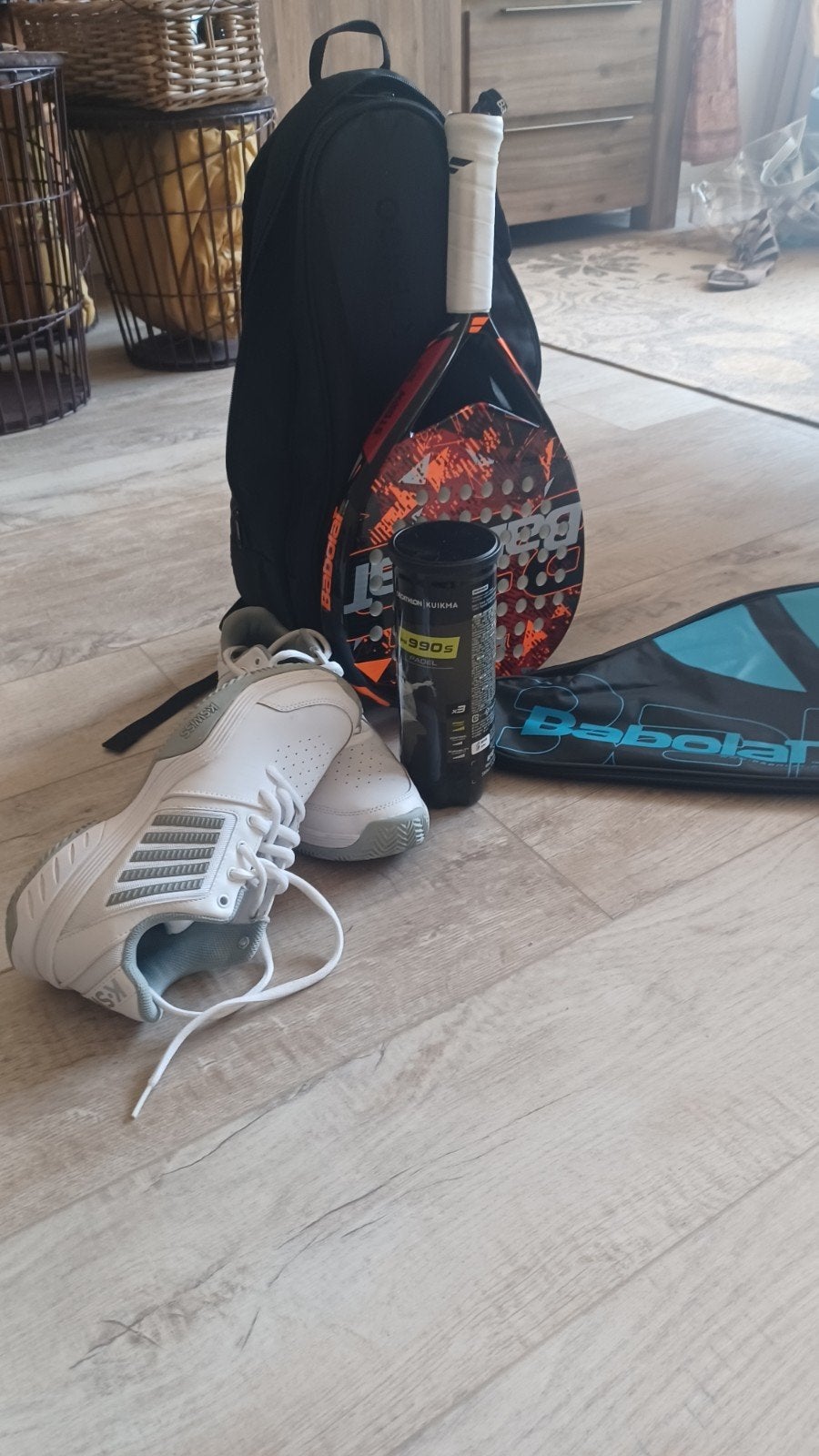 padelracket plus ballen en schoenen, Ophalen, Zo goed als nieuw